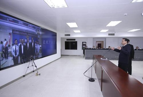 点击进入下一页