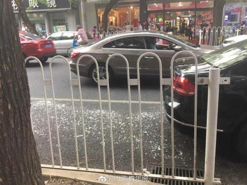 北京新街口一餐饮店发生爆炸 有人路过浑身是血