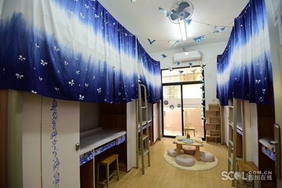 成都高?!肮蚕砉ⅰ庇词着腿?这风格如何?