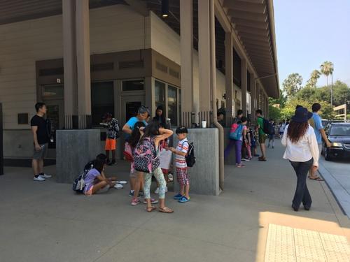 中国侨网不少中国家庭开始喜欢自助游学，让孩子感受纯正的美国校园生活和文化。（《世界日报》记者王全秀子／摄影）