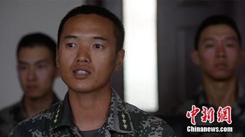 连长贺正鹏。张曦 摄