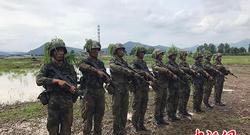 近距离接触新生代中国步兵 不再是两条腿一杆枪