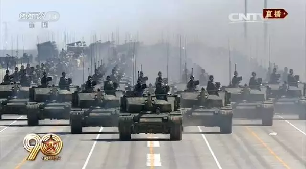 燃爆的沙场大阅兵 传递了五个重大信号