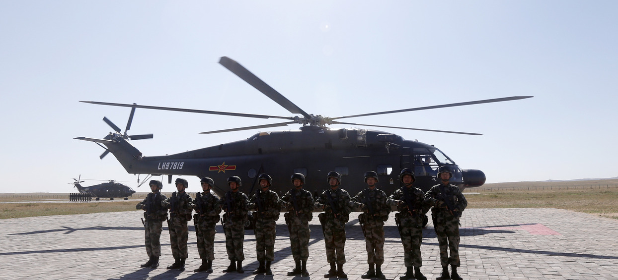            庆祝中国人民解放军建军90周年阅兵举行