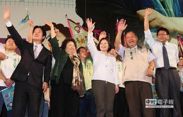 台作家断言:蔡英文连任不可能成功已是铁的事实