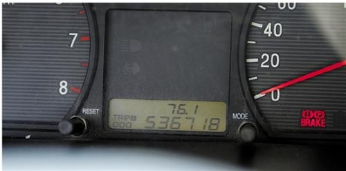 刘师傅的这辆车已经跑了53万公里，平均一天500公里，相当于每天跑一趟长途。