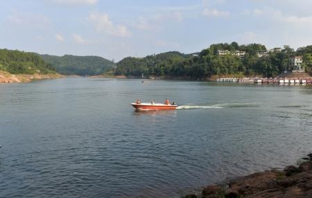 守护300万人用水 点击进入下一页