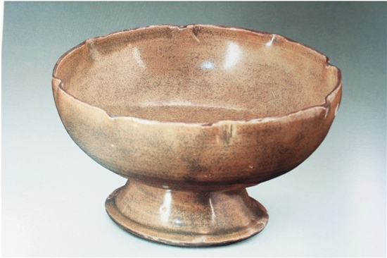 婺州窑 青黄釉高喇叭形圈足茶盏 婺州窑 青黄釉高喇叭形圈足茶盏