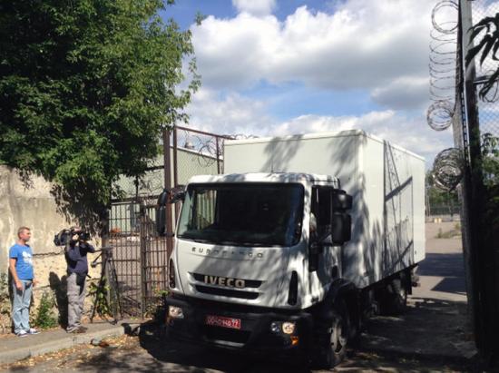 美驻俄使馆仓库开始转移物资 俄媒组团现场直播