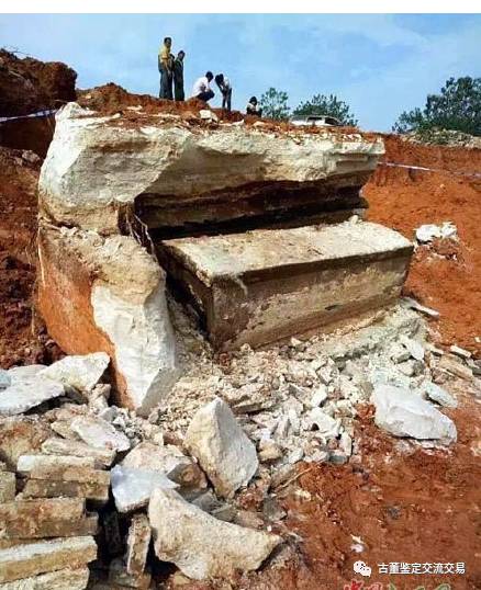 江西挖出明代古墓2 江西挖出明代古墓2