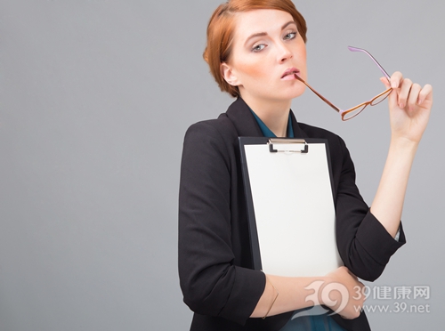 青年 女 眼镜 记事本 记录 白板 笔记 工作_32748438_xxl