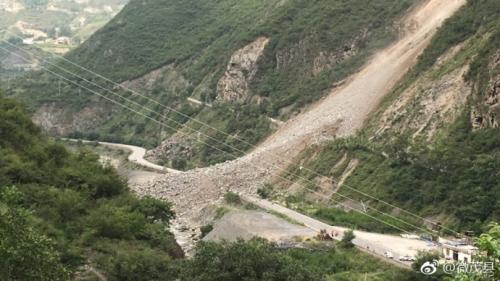 塌方现场。图片来自：