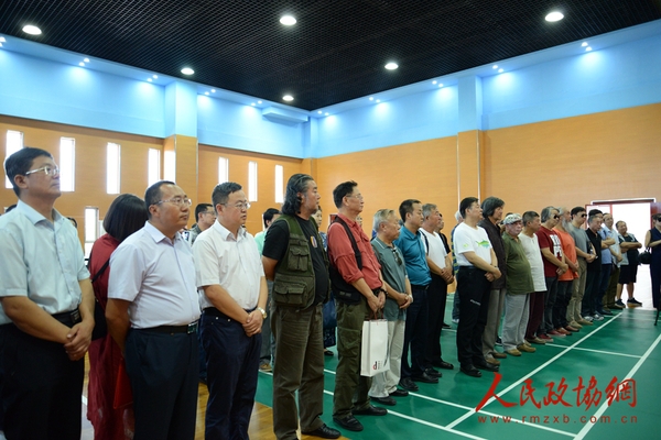 全国当代知名书画家走进鄂尔多斯系列活动启动仪式现场