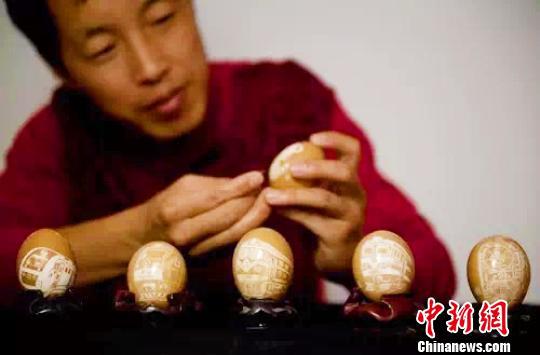 “庐州蛋雕”合肥市非遗传承人王剑?！≈有?摄