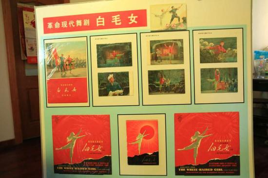  这是《白毛女》的黑胶唱片，邵跟才家还收藏了《红色娘子军》等革命样板戏剧照与黑胶唱片。