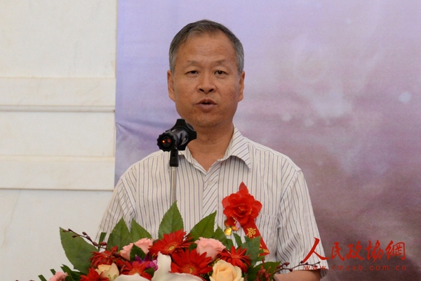 宁夏回族自治区文史馆副馆长曾玉强讲话 宁夏回族自治区文史馆副馆长曾玉强讲话