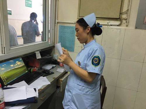 九寨沟护士怀孕7月参与抢救:忙起来忘记自己怀孕