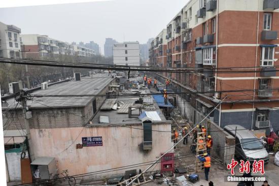 北京西城联合执法拆除右安门近千平米违建。 <a target='_blank' href='http://www.chinanews.com/' >中新网</a>记者 金硕 摄