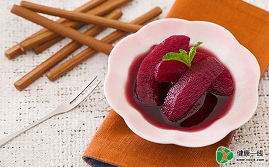 苹果煮熟吃 止泻健脾胃