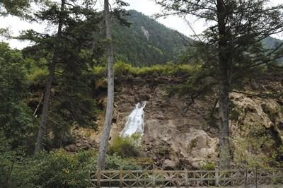 九寨沟景区恢复将“三步走”专家建议避免人为修复