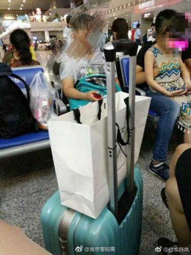 为何不公布火车站猥亵女童男子身份？警方回应