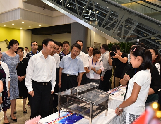 8月10日，第十三届“宋庆龄少年儿童发明奖”颁奖典礼在中国宋庆龄青少年科技文化交流中心举行。全国政协副主席、中国宋庆龄基金会主席王家瑞出席。2