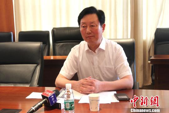 图为成长春说，新一轮长江经济带发展需要走协调性均衡发展之路?！〈藜衙?摄