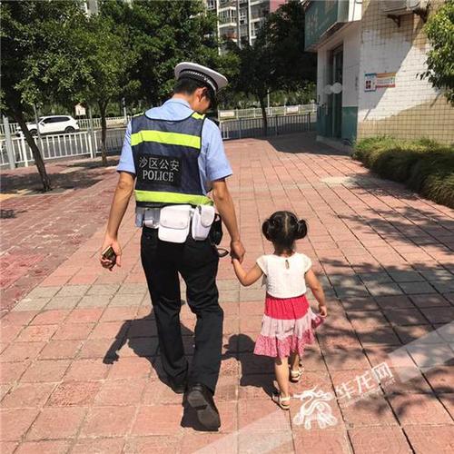 三岁女孩要坐摇摇车 大马路上走丢“妈妈不要我了”