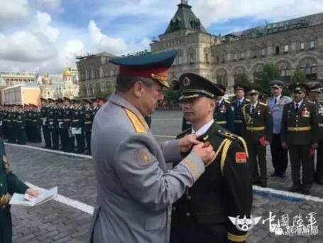 世界“四大军?！敝簧柚泄?列宁曾致辞毕业典礼