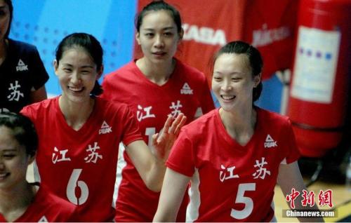 女排比赛备受关注。 <a target='_blank' href='http://www.chinanews.com/'>中新社</a>记者 张道正 摄