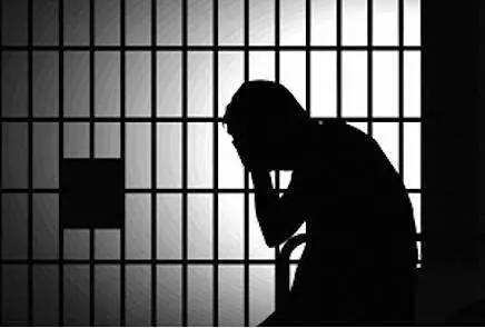 干部挪用公款抛下妻女潜逃 干部挪用公款抛下妻女潜逃