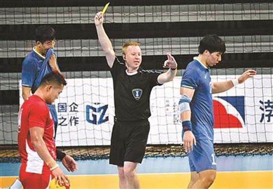 全运会赛场来了58位洋裁判 执法一场酬劳100美元