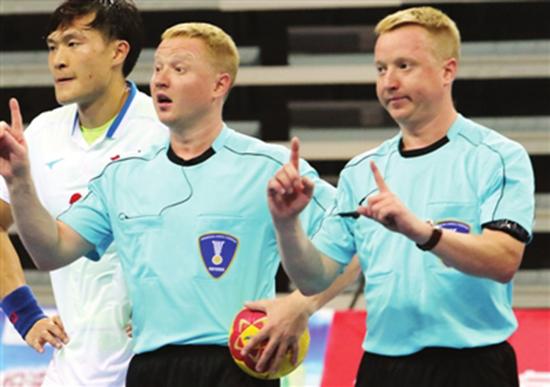 全运会赛场来了58位洋裁判 执法一场酬劳100美元