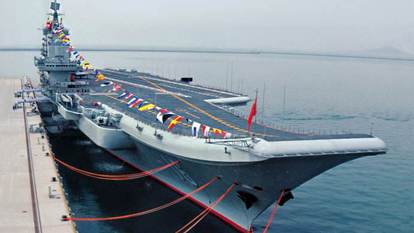 辽宁舰及三艘属舰停靠香港：登舰1小时 香港市民看什么？