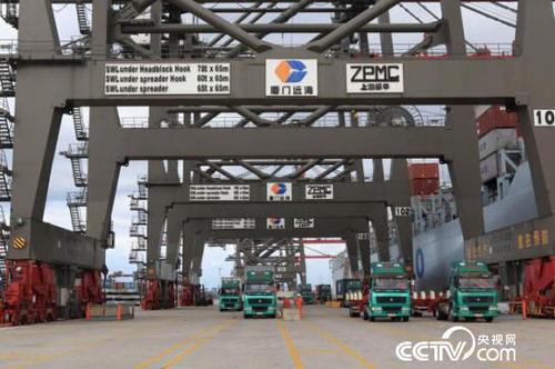 厦门远海自动化码头一角