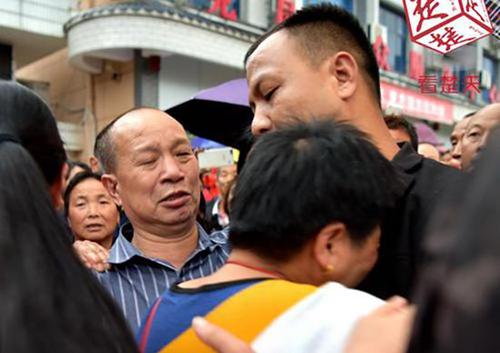 父母寻儿脚步不停 湖北两个孩子被拐27年后回家