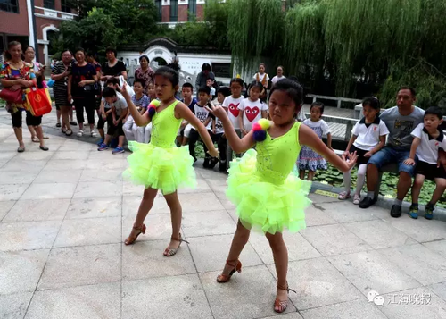 这所学校共有37对双胞胎 网友:和老师玩连连看?