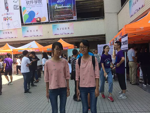 这所学校共有37对双胞胎 网友:和老师玩连连看?