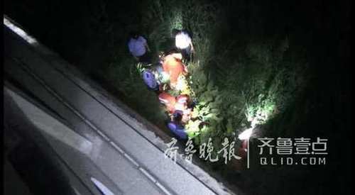 福山一男子酒后跳河落入7米深草丛，腰部受伤终获救