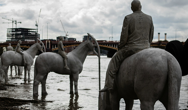 作品“涨潮”。Jason DeCaire Taylor图