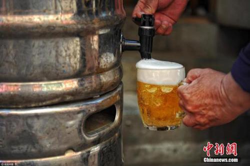 资料图:啤酒 点击进入下一页