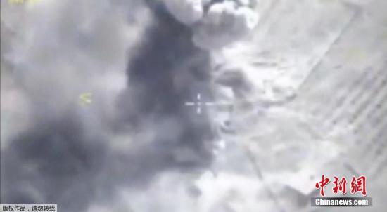 资料图：俄海军“埃森海军上将”号护卫舰向代尔祖尔地区的“伊斯兰国”设施发射了“口径”海基巡航导弹。