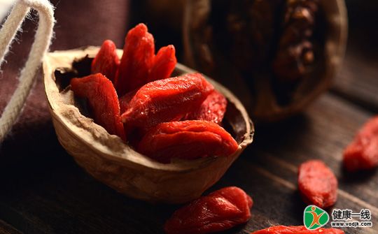 枸杞泡茶饮？ 不如煲汤喝