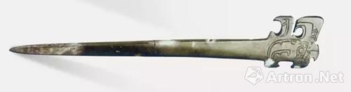 玉笄 青玉，有褐色、白色沁