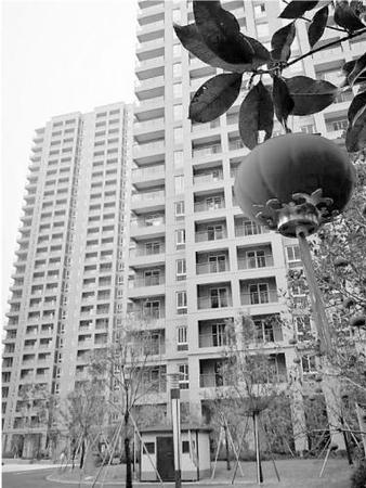 小区里挂满了喜庆的红灯笼。
照片由安居房产公司提供。