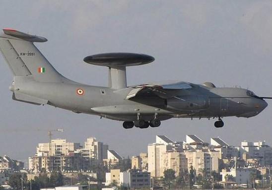 专家:印度还不富 改善民生比采购武器更重要