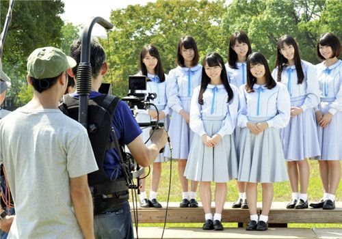 日年轻人参政欲望低 官方请女子组合拍广告拉投票