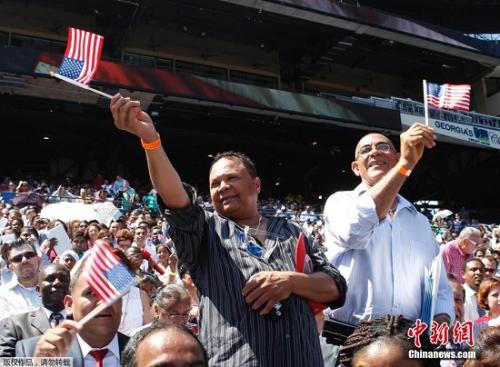 资料图：美国移民。