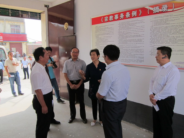 在河南濮阳基层宗教活动场所查看新修订《宗教事务条例》学习宣传情况 在河南濮阳基层宗教活动场所查看新修订《宗教事务条例》学习宣传情况