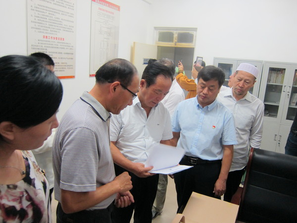 在河南濮阳市开发区皇甫办事处调研 在河南濮阳市开发区皇甫办事处调研